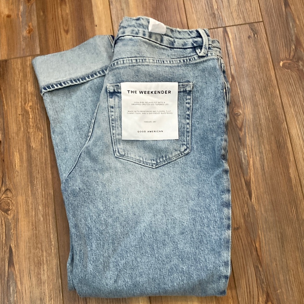 Good American Weekender High-Rise Relaxed Cuff Jeans